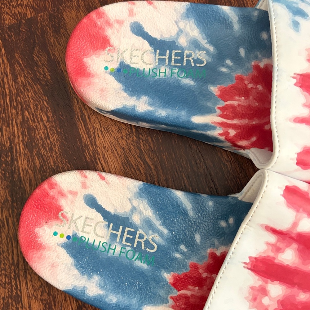 Skechers Plush Foam sandals - Picture 2 of 3